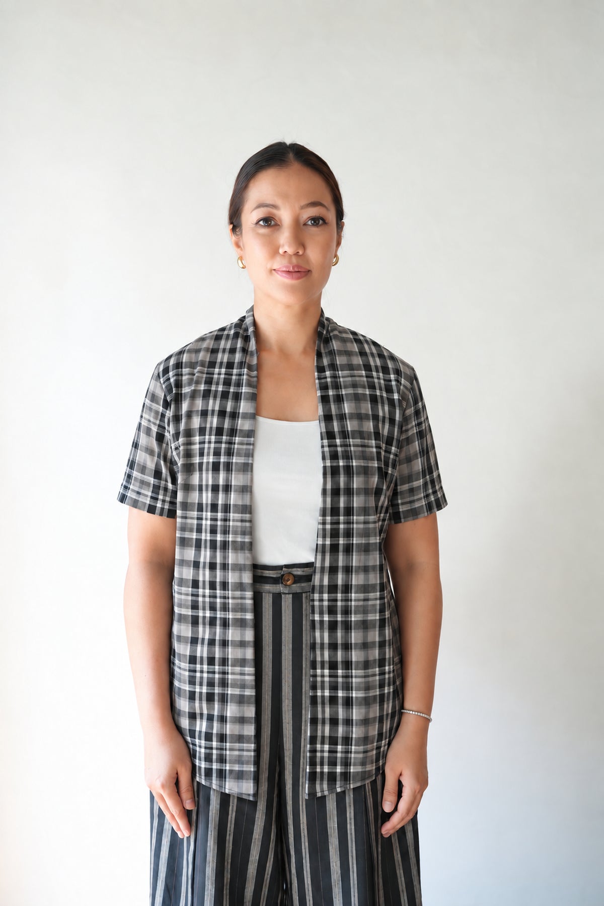 Monochrome Kebaya Kutubaru