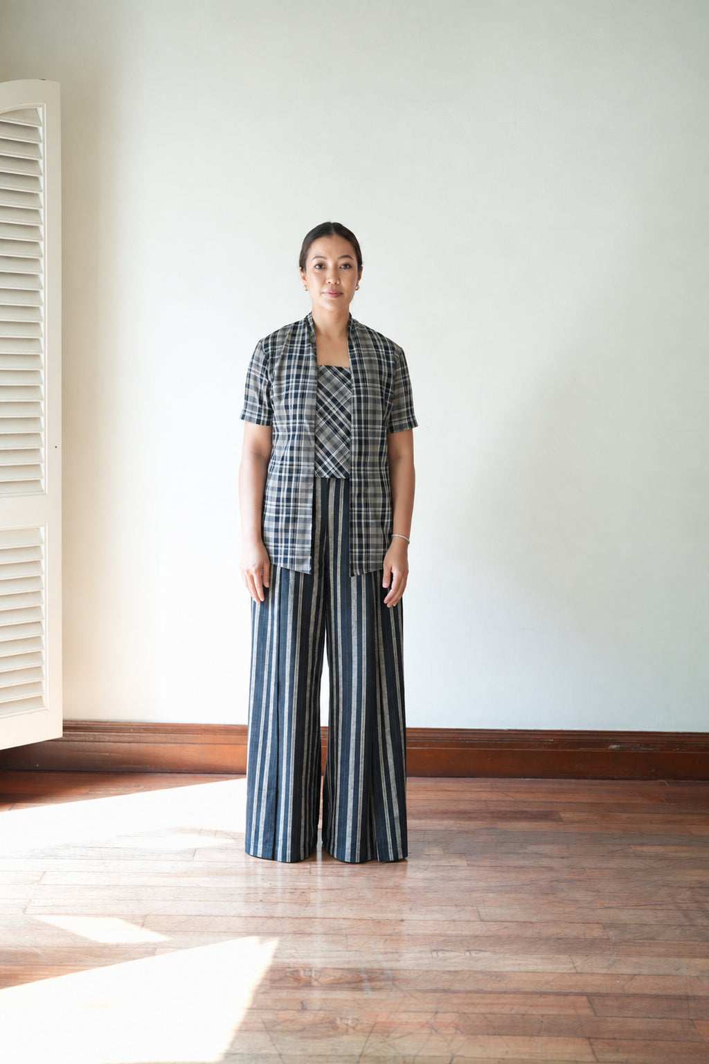 Monochrome Kebaya Kutubaru